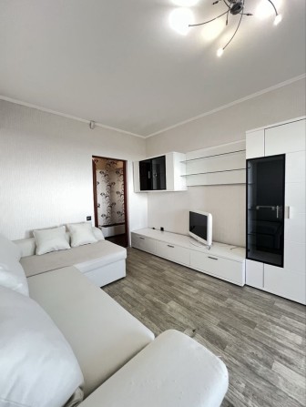 1 кімнатна квартира.Г.Жадова з ремонтом - фото 1