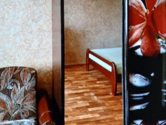 1-кв.в центрі біля Соборної, короткий термін