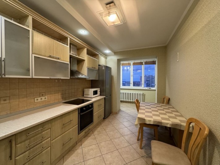 Оренда великої 2-х кімнатної квартири - фото 1