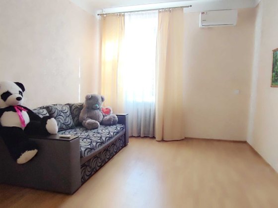 Здам затишну простору 2-кімнатну квартиру на вул. Незалежності / Поля Дніпро