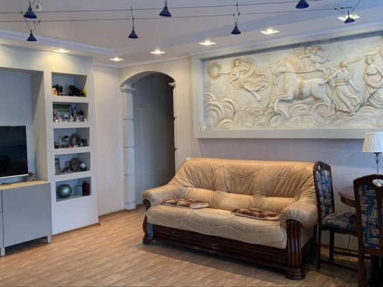 Сдам 3 х комн квартиру на Красном Камне Дніпро