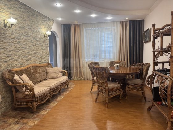 Продам 4к кв. Мирный 1 с А.О. Луганськ