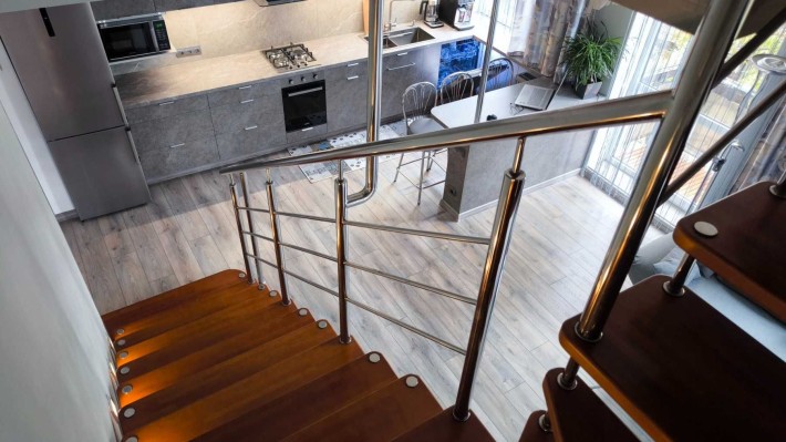 Дворівнева квартира 120 м2, по вул. Коцюбинського, перша здача, вільна - фото 1