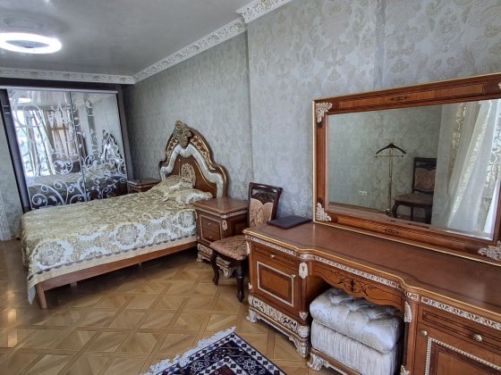 Оренда 3-х кімн квартири Дніпровська Набережна 1а Київ