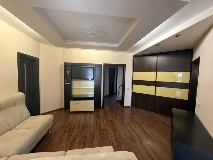 Оренда 3-кімнатної квартири для вашої родини - фото 1