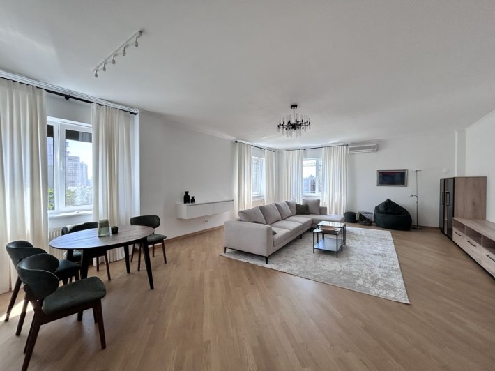 Тургеневська 28А30А , здам 3х кімнатну квартиру з паркінгом - фото 1