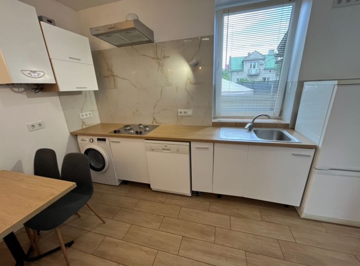 Будинок 1-кім з паркомісцем оренда квартира Варшавська - фото 1