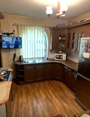 3 кімнатна в центрі На місяць 3-5 людей Без завдатку - фото 1