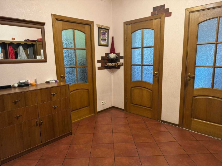 Здам 3-кімнатну квартиру біля метро Житомирська - фото 1