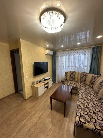 Сдам 2х ком квартиру в центре! - фото 1