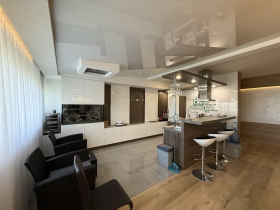 Аренда двухуровневой квартиры на Набережной. Николаев