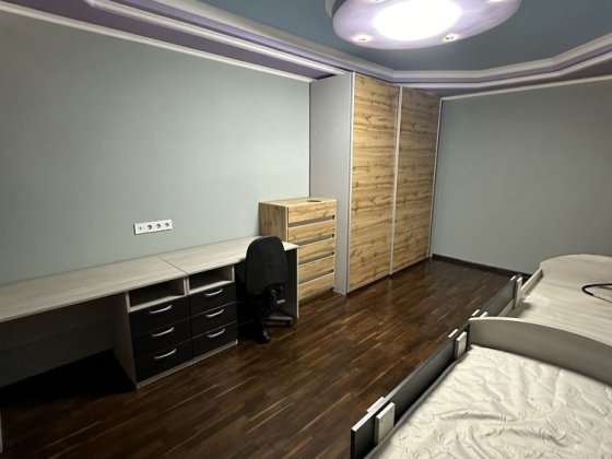 Тепла, комфорна, все необхідне є, здається Позняки Киев