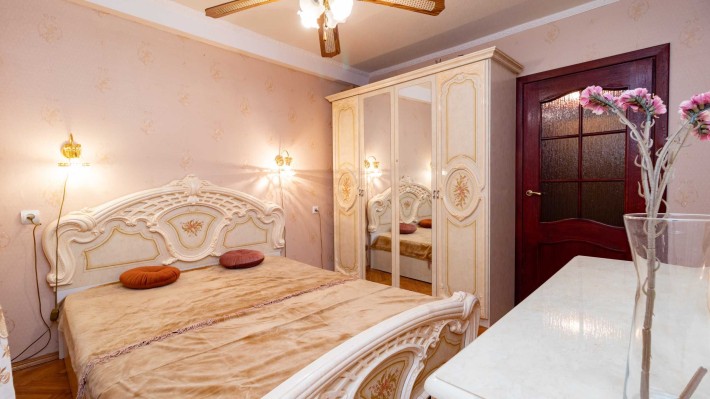 Оренда 2-к квартири на вул. Рене Декарта, 6А, метро Нивки, Святошин - фото 1