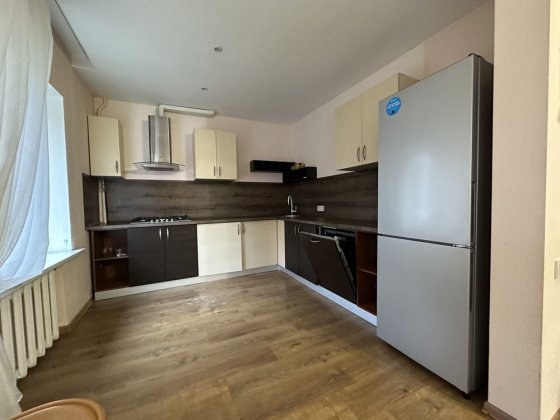 Здається 3 кімнатна квартира, парк Шевченко, вул. С. Єфремова Дніпро