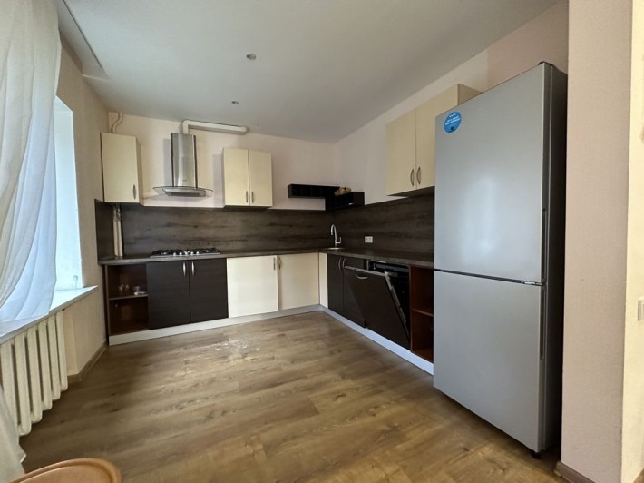 Здається 3 кімнатна квартира, парк Шевченко, вул. С. Єфремова - фото 1