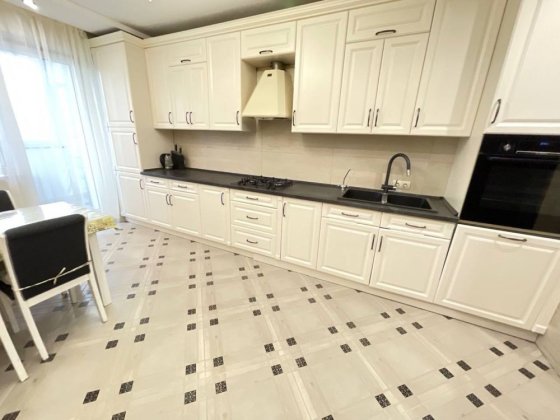 Оренда 3-кімнатної квартири у новобудові (Наукова 2А) Львів