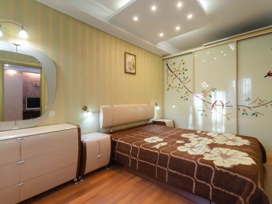 Здається двокімнатна студія біля метро Печерськ по вул. Цитадельна 7 Київ