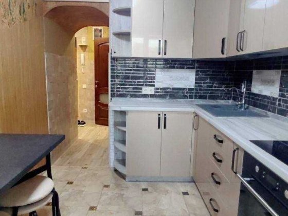 Однокімнатна квартира. м. Позняки 10 хв Київ