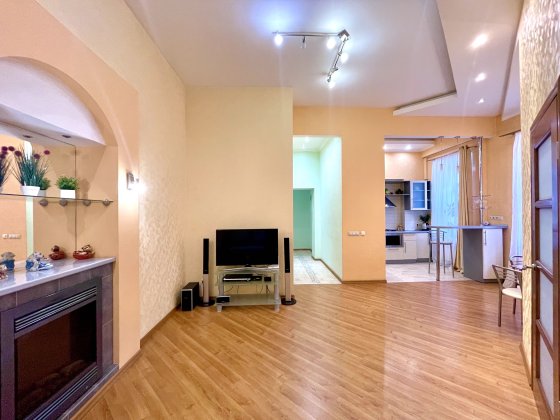 оренда 2-кімн квартири Майдан Незалежності Софійська 4 Київ Паркомісце Киев