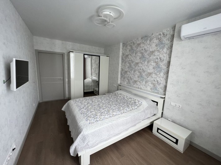 Перша здача - 1к. - ЖК Республіка - Власник - фото 1