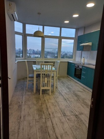 Здам 2-кімнатну квартиру біля м. Нивки (3-4 хв пішки), власник - фото 1