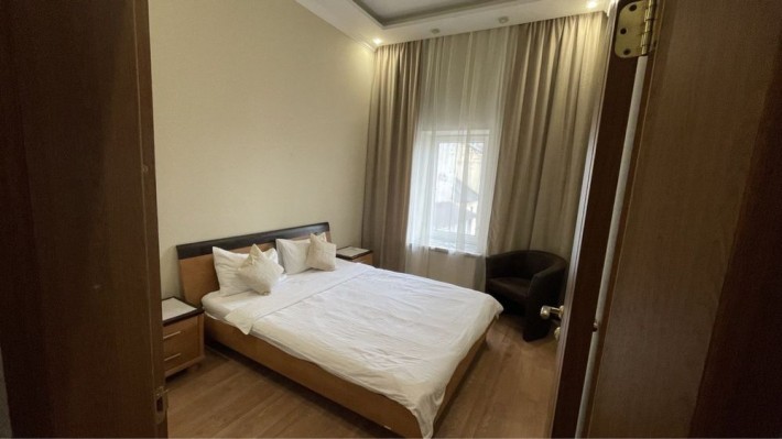 Сдам двухкомнатную квартиру в центре - фото 1