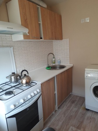 Сдам 1-кв ремонту 2 года в начале Строителей 10000 - фото 1