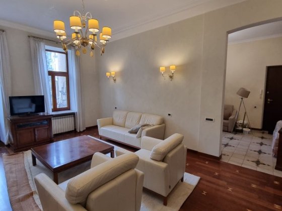 Подол, Андреевский спускск 2в, статусный дом, высокие потолки Київ