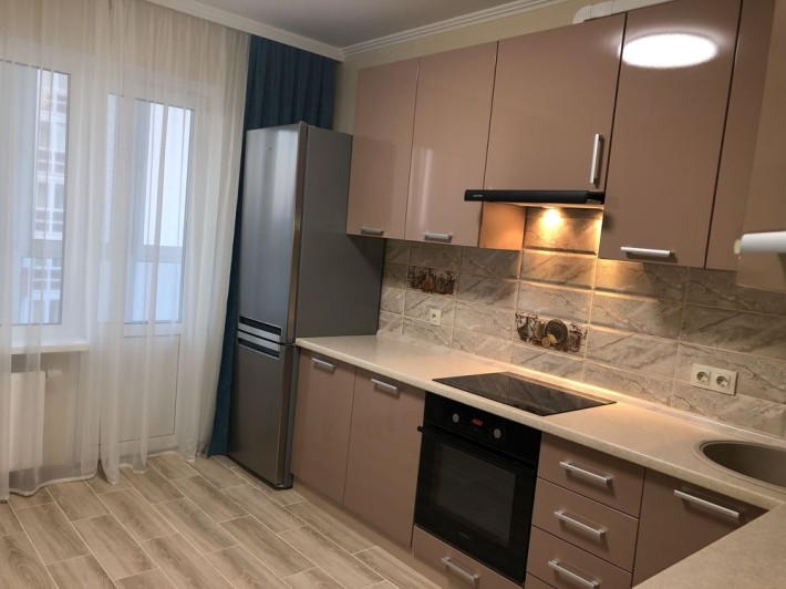 Предлогается в аренду двухкомнатная квартира Осокорки  ЖК Патриотика - фото 1