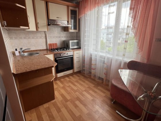 Сдам СВОЮ  3-х комнатную квартиру Дніпро