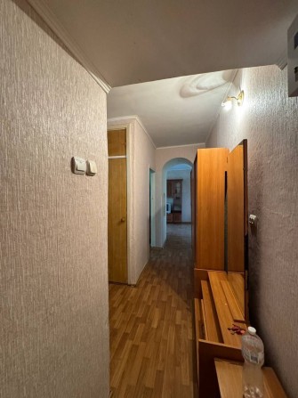 Аренда 3х комн. квартиры,остановка Рассвет - фото 1