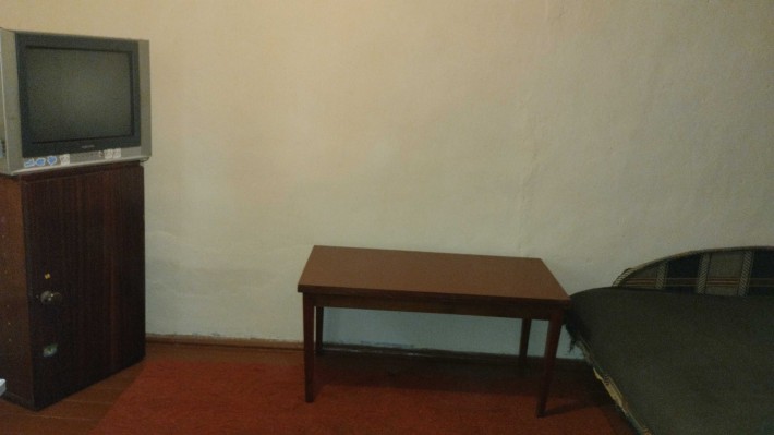 Сдам часть частного дома с отдельным входом и двориком. - фото 1