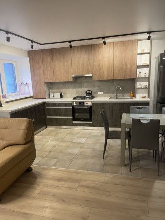 Сдам 3ком. квартиру по ул.Севастопольской - фото 1