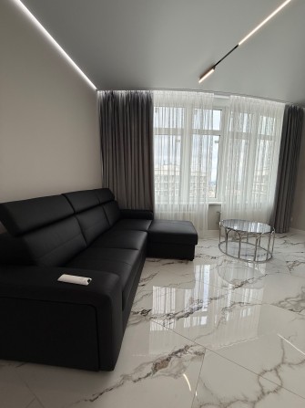 Сдам в долгосрочную аренду новую квартиру на Каманина! 45 Жемчужина! - фото 1