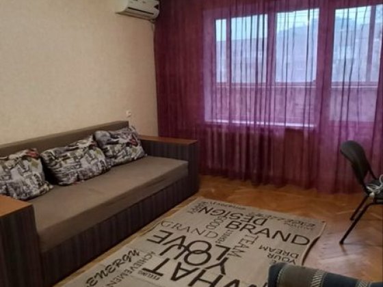 Сдам 1 ком квартиру в р-не метро! Дніпро