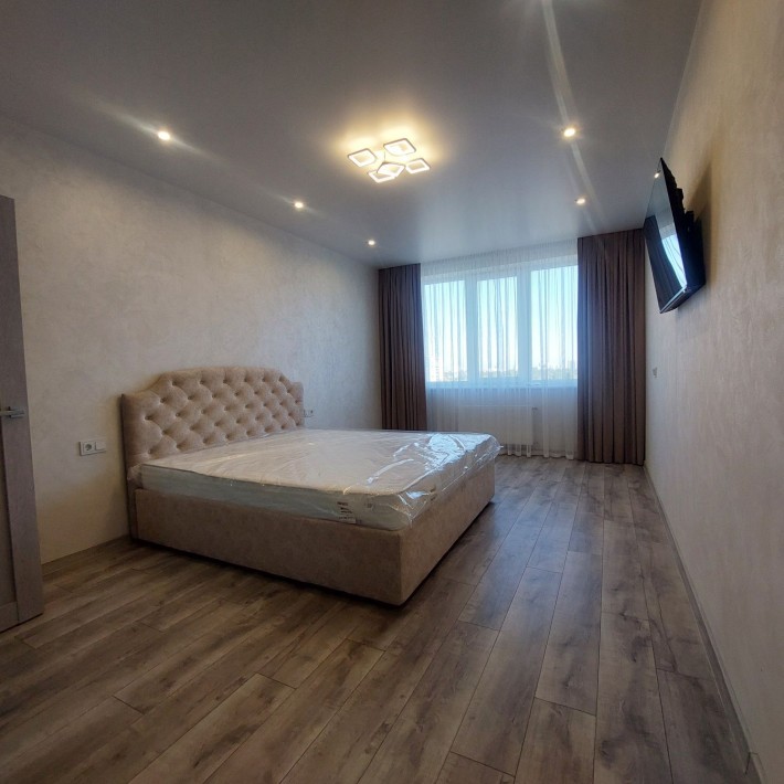 Сдаётся однокомнатная квартира в ЖК Скай Сити Первая Сдача 3секция - фото 1