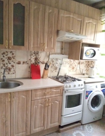 Сдам 2х комнатную квартиру: Б.Центральный, 1 этаж - фото 1