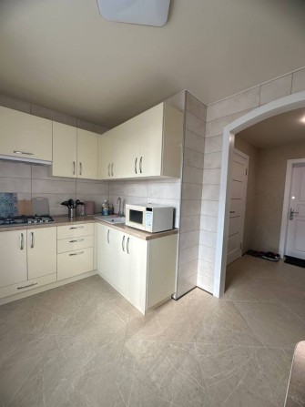 Здається 1-кімнатна квартира Район пл. Свободи, вул. Шкільна - фото 1