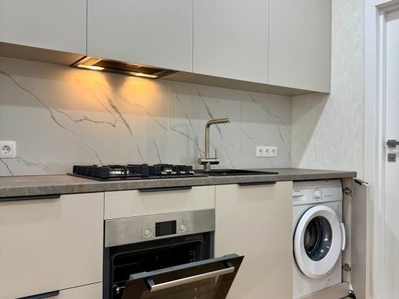 Здам 2 к квартиру район ринка "Озерка" вул . Боброва/ евроремонт/ Дніпро