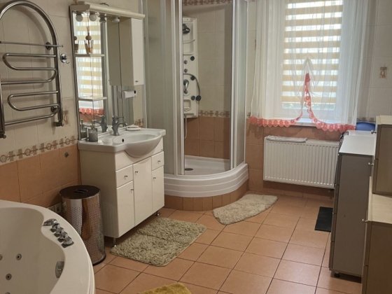 3 квартира м защитников Украины новострой героев харькова 64а Харьков