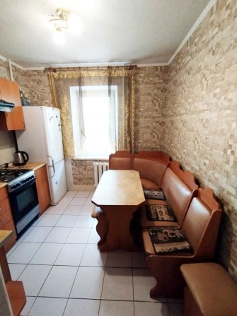 здам 2 кімн кв Інгульский р-н,баштанський ринок,7\9 цегла,ремонт,все є - фото 1