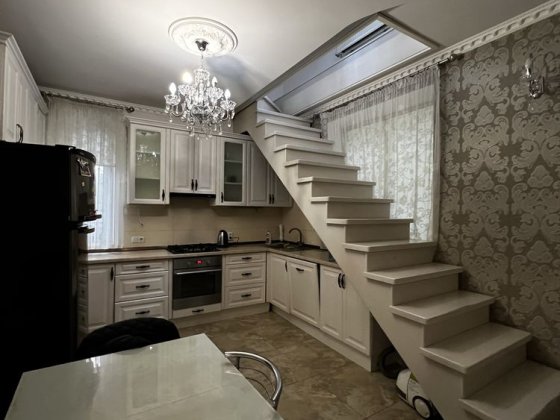 Оренда 3кім ближній центр вул. Золота з 2 паркомісцями Львів