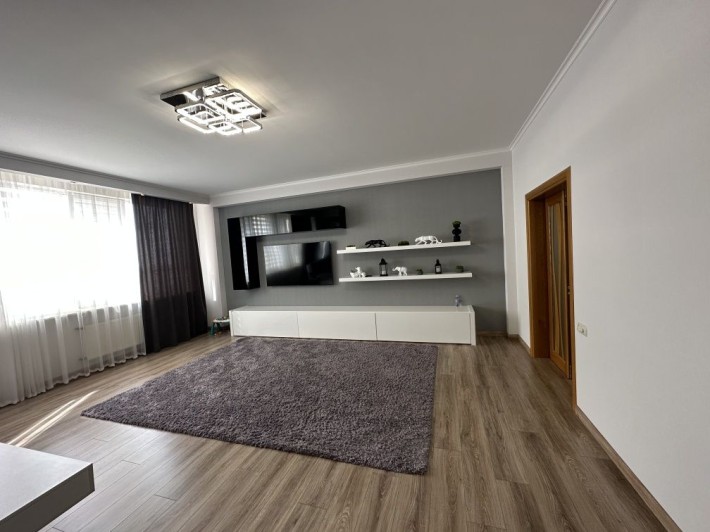 Сдам 2 кімнатну квартиру на 6 Фонтана з газовим котлом! - фото 1