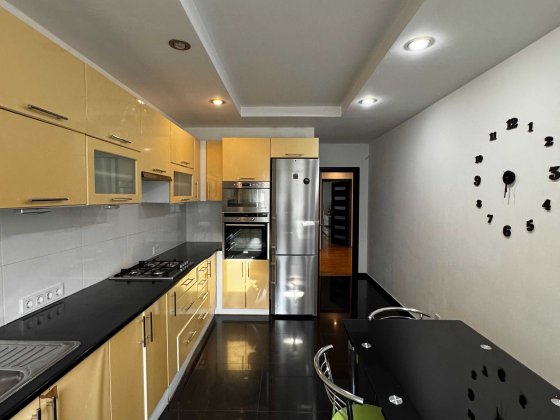 Оренда 3 кімнатної квартири вул. Варшавська 136 ( Чорновола) Львов