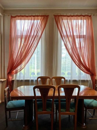 Простора 3-кімнатна квартира в ближньому центрі, вул. Костомарова - фото 1