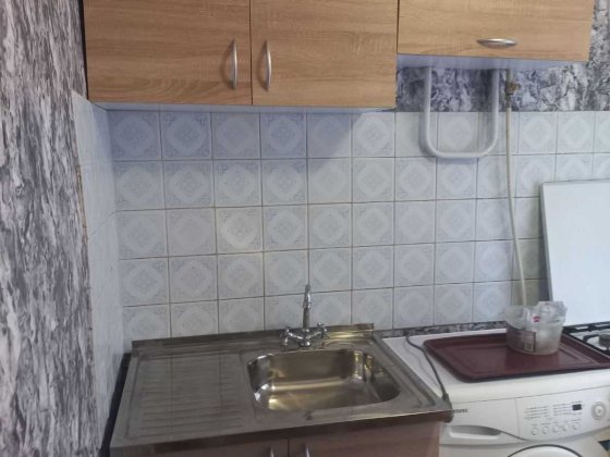 здаю 1 к\к Інгульський район,зуп Космос 1\9,магазини,зупинки поруч Николаев