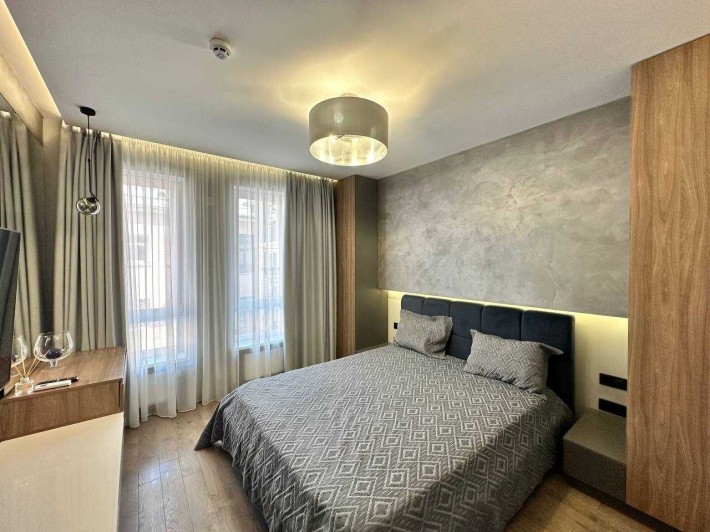 Оренда стильної просторої квартири в центрі міста, вул. Пекарська - фото 1