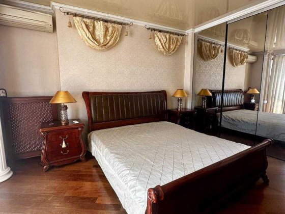 Оренда великої автентичної квартири біля парку вул. Вітовського Львів