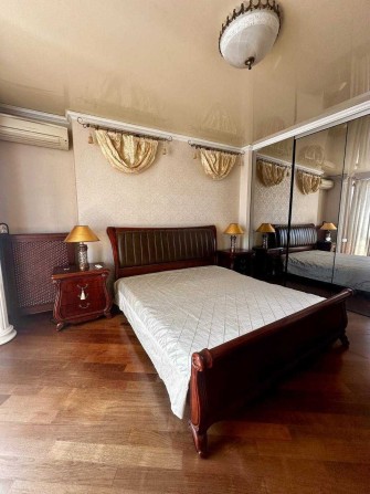 Оренда великої автентичної квартири біля парку вул. Вітовського - фото 1