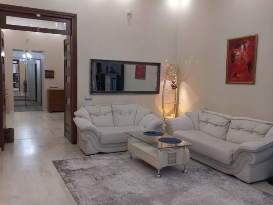 Своя центр Европейская/Дерибасовская 3-х комнатная Одеса